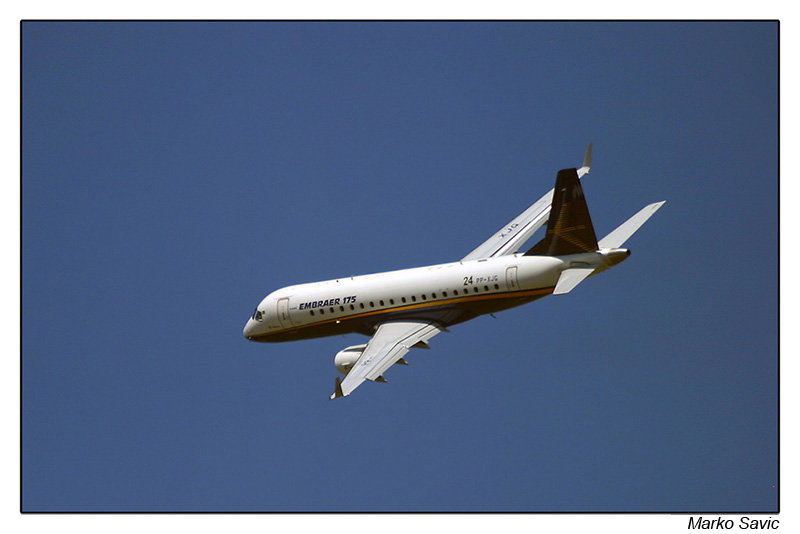 embraer175-01.jpg
