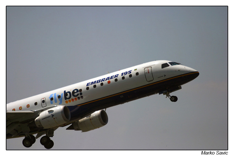 embraer195-01.jpg
