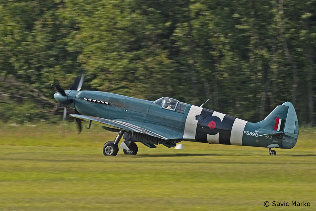 spitfireXIX-04.jpg