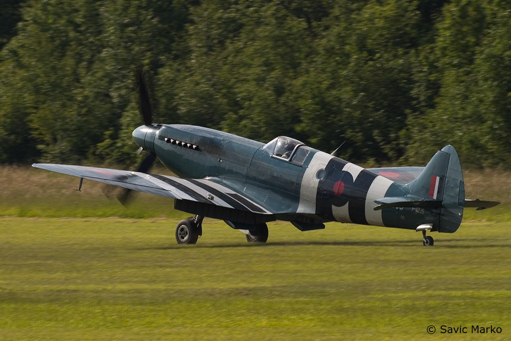 spitfireXIX-05.jpg
