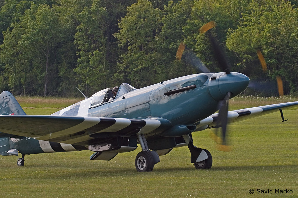 spitfireXIX-06.jpg